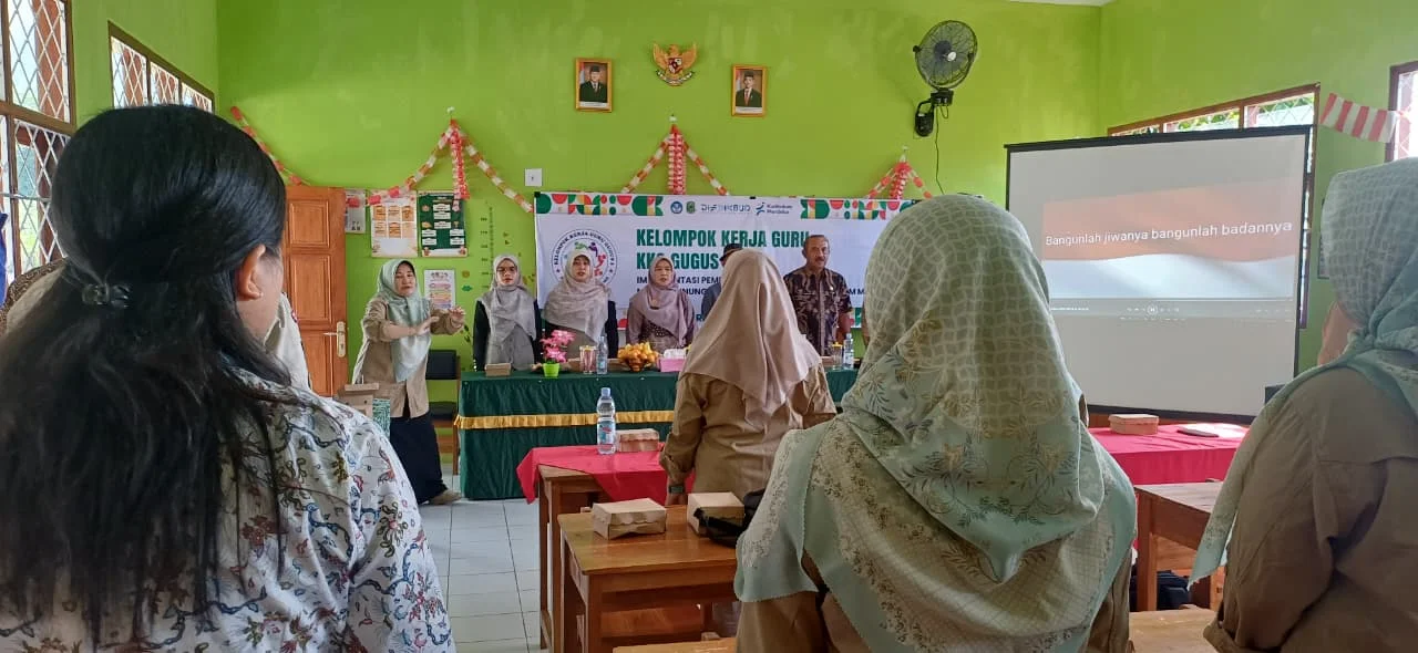 Implementasi pembelajaran mendalam